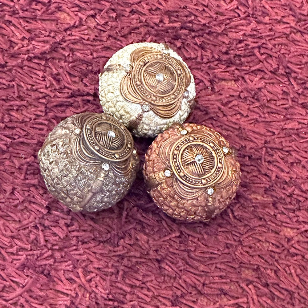Decorative bowl fillers